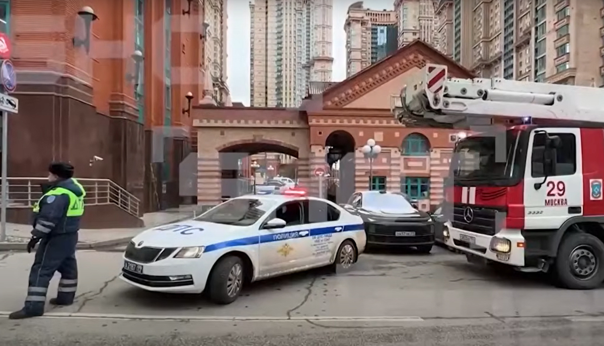 Guerra Ucraina, esplosione in un grattacielo residenziale a Mosca: morto il separatista ucraino Armen Sarkisian