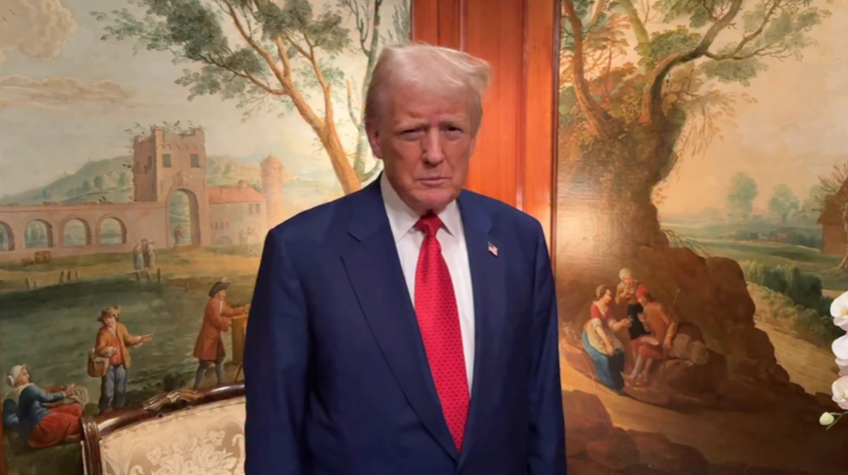 Trump: “Molto presto i dazi anche all’Ue”. La replica senza sconti di Scholz e Macron: “Pronti a rispondere” Trump: “Molto presto i dazi anche all’Ue”. La replica senza sconti di Scholz e Macron: “Pronti a rispondere”