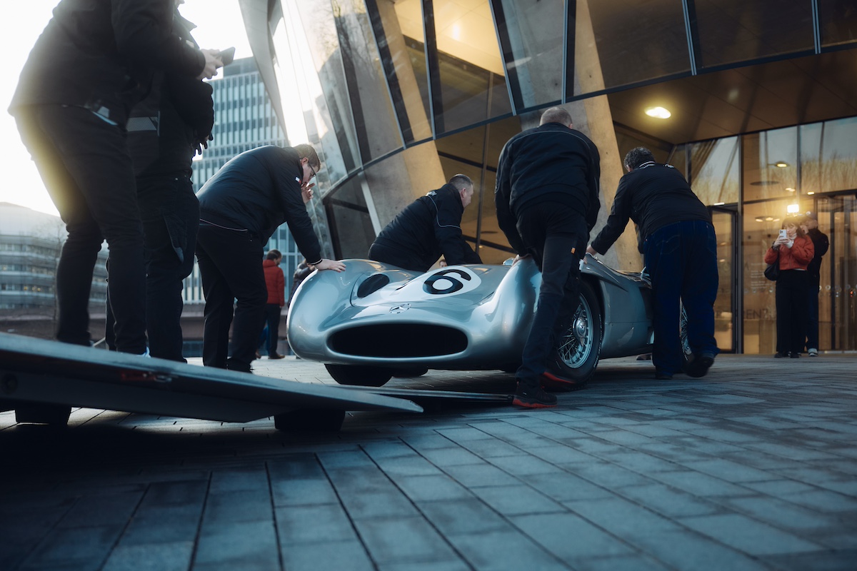 Mercedes-Benz W 196 R Stromlinienwagen: un’icona della Formula 1 battuta all’asta per una cifra record Mercedes-Benz W 196 R Stromlinienwagen: un’icona della Formula 1 battuta all’asta per una cifra record