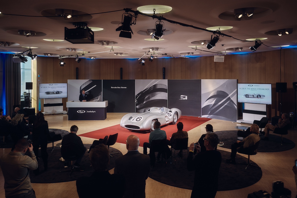 Mercedes-Benz W 196 R Stromlinienwagen: un’icona della Formula 1 battuta all’asta per una cifra record Mercedes-Benz W 196 R Stromlinienwagen: un’icona della Formula 1 battuta all’asta per una cifra record