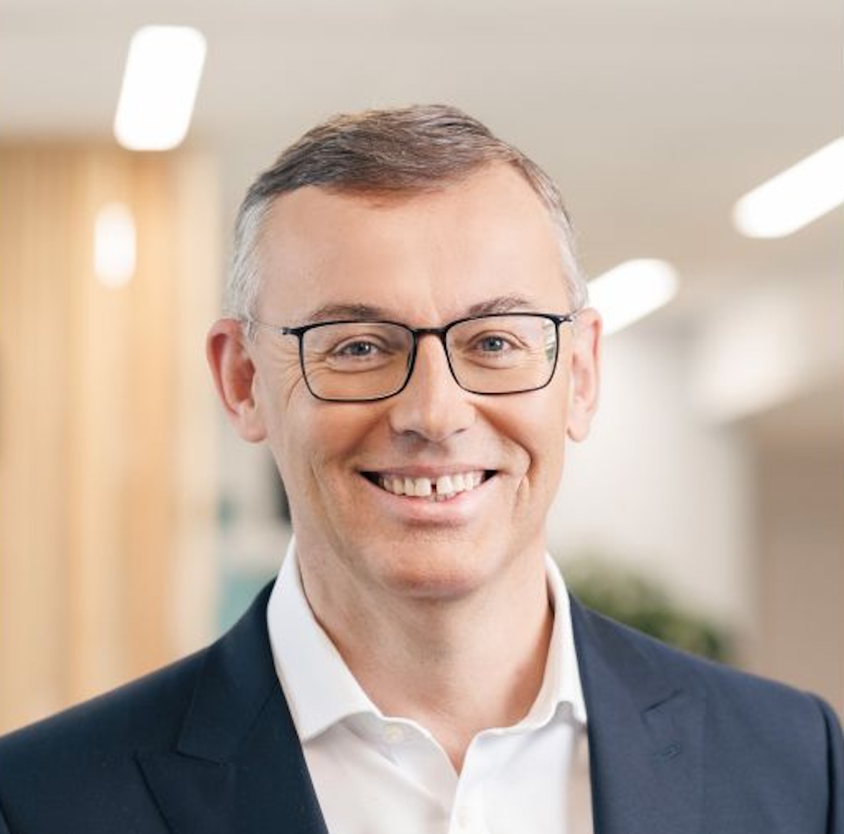 Alain Favey è il nuovo CEO di Peugeot: raccoglie l’eredità di Linda Jackson Alain Favey è il nuovo CEO di Peugeot: raccoglie l’eredità di Linda Jackson