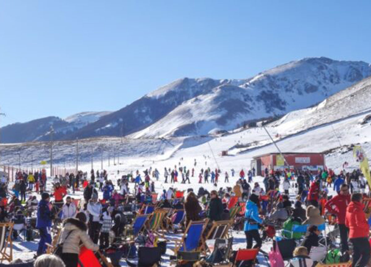 Roccaraso invasa da turisti, tutti con banconote da 20 euro: spunta l’ipotesi riciclaggio 