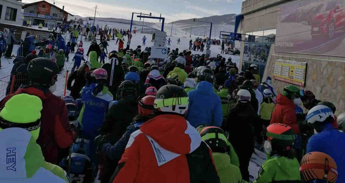 Roccaraso invasa da turisti, tutti con banconote da 20 euro: spunta l’ipotesi riciclaggio 