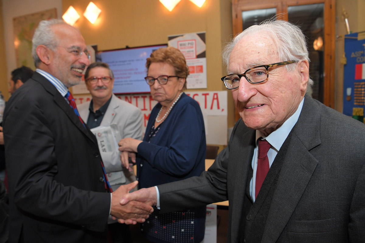 Addio al partigiano Aldo Tortorella, ultimo dei comunisti pacifisti. Il ritratto Addio al partigiano Aldo Tortorella, ultimo dei comunisti pacifisti. Il ritratto