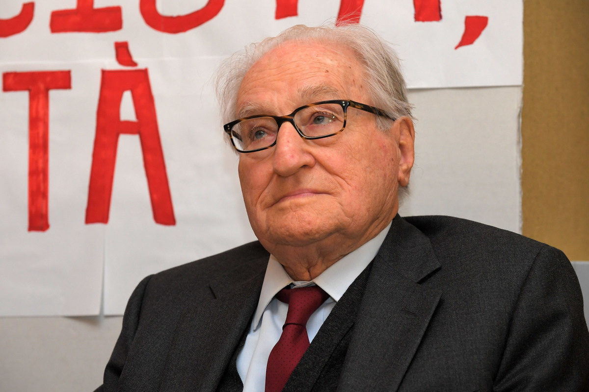 Addio al partigiano Aldo Tortorella, ultimo dei comunisti pacifisti. Il ritratto Addio al partigiano Aldo Tortorella, ultimo dei comunisti pacifisti. Il ritratto