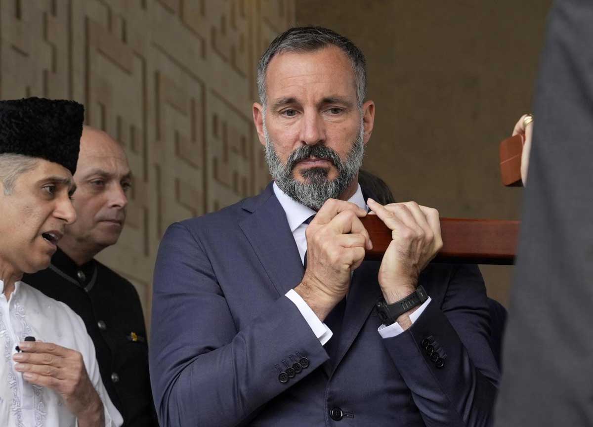 Lisbona, funerali Karim Aga Khan: cerimonia religiosa con rito privato. Chi c’era