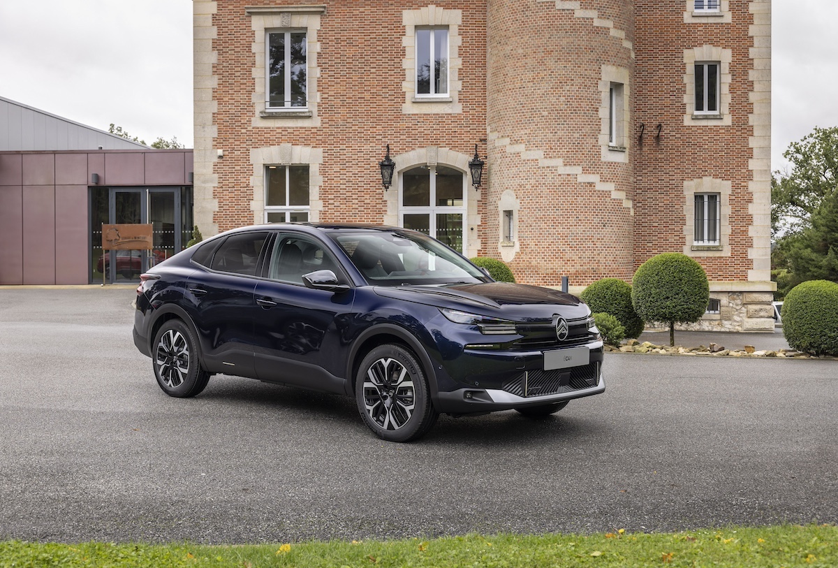 Nuove Citroën C4 e C4 X: design rinnovato, tecnologia avanzata e motorizzazioni elettrificate Nuove Citroën C4 e C4 X: design rinnovato, tecnologia avanzata e motorizzazioni elettrificate