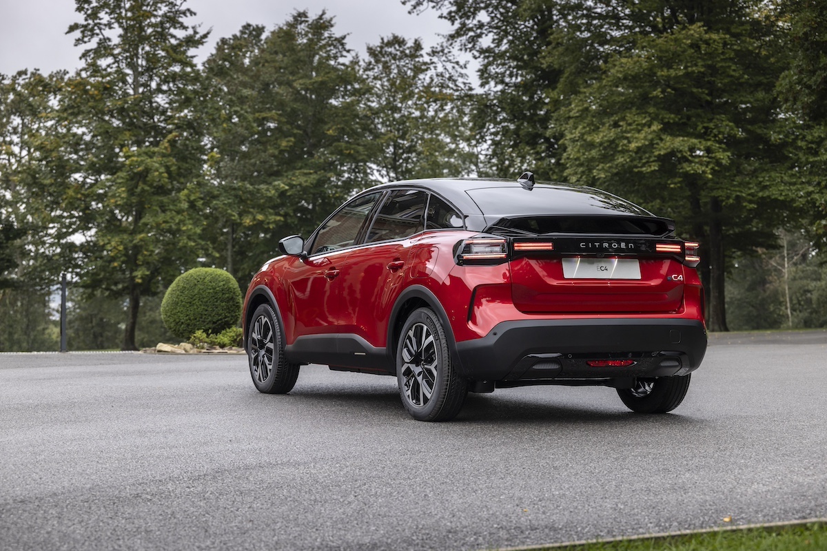 Nuove Citroën C4 e C4 X: design rinnovato, tecnologia avanzata e motorizzazioni elettrificate Nuove Citroën C4 e C4 X: design rinnovato, tecnologia avanzata e motorizzazioni elettrificate