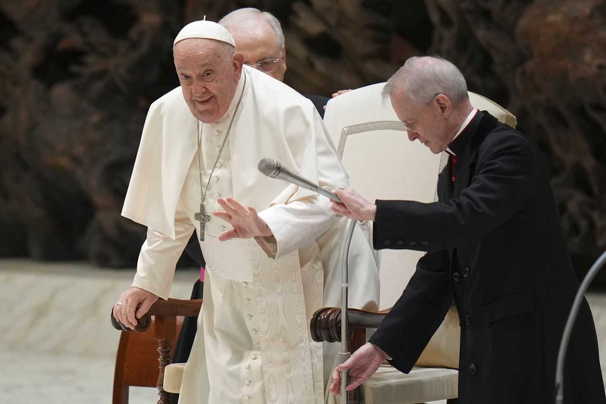 Papa Francesco interrompe la lettura dell’omelia: “Ho difficoltà a respirare”. Che cosa è successo Papa Francesco interrompe la lettura dell’omelia: “Ho difficoltà a respirare”. Che cosa è successo