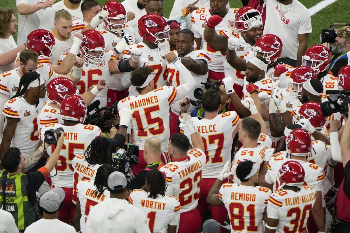 Super Bowl, trionfa Philadelphia contro i Chiefs di Trump. Pronostici ribaltati, sfuma il tris Super Bowl, trionfa Philadelphia contro i Chiefs di Trump. Pronostici ribaltati, sfuma il tris