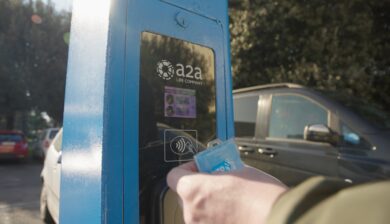 “City Plug Lamp”: A2A presenta a Brescia la prima ricarica integrata ai pali della luce