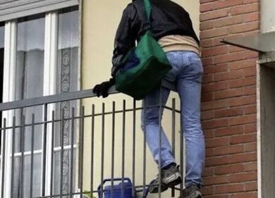 Roma: entrano i ladri in casa, li scopre e li fa arrestare. Presi 2 georgiani