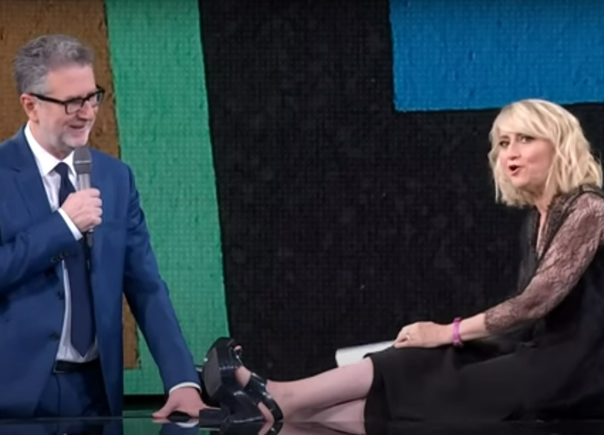 Luciana Littizzetto in ospedale per una pancreatite acuta. Ecco che cos’è: sintomi e diagnosi