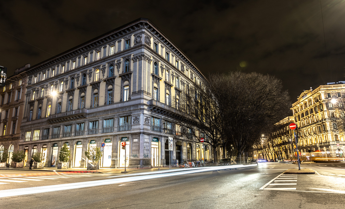 Amazon apre il primo negozio fisico a Milano: “Espandersi? No, per ora restiamo in Italia”- Foto e video in anteprima Amazon apre il primo negozio fisico a Milano: “Espandersi? No, per ora restiamo in Italia”- Foto e video in anteprima