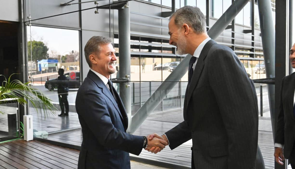 Enel, il CEO Flavio Cattaneo accoglie il Re di Spagna Filippo VI nella sede di Endesa Enel, il CEO Flavio Cattaneo accoglie il Re di Spagna Filippo VI nella sede di Endesa