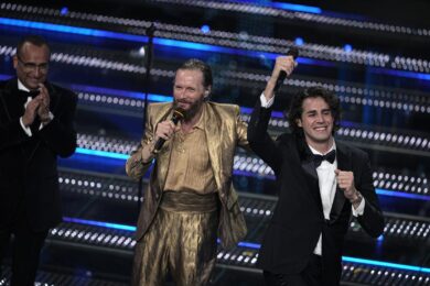 Sanremo 2025, la classifica della prima serata: nella cinquina Brunori Sas e Cristicchi