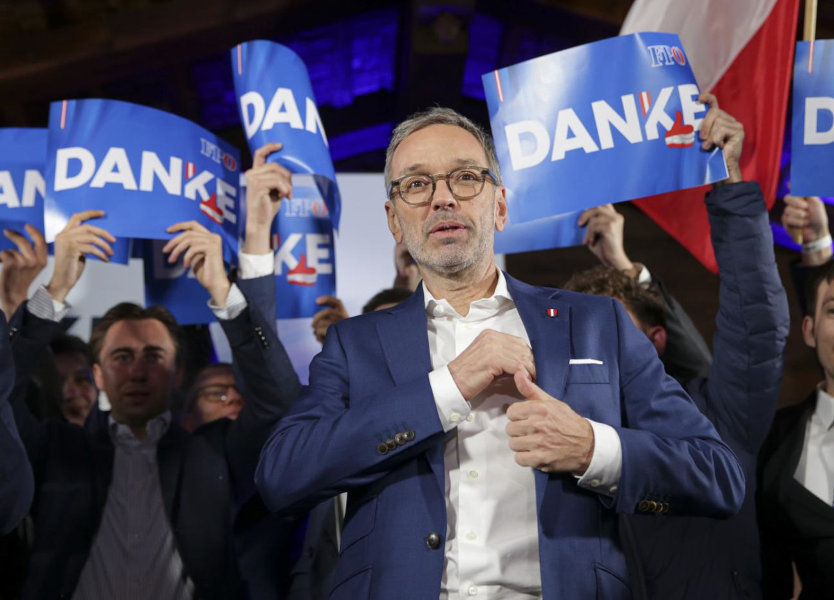 Austria, il leader neonazista Kickl fallisce e rimette il mandato di formare il nuovo governo Austria, il leader neonazista Kickl fallisce e rimette il mandato di formare il nuovo governo