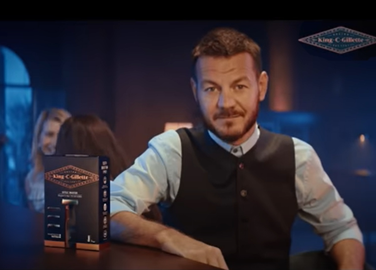 Cattelan, brutte notizie per il co-conduttore di Sanremo. Crolla l’utile della sua società