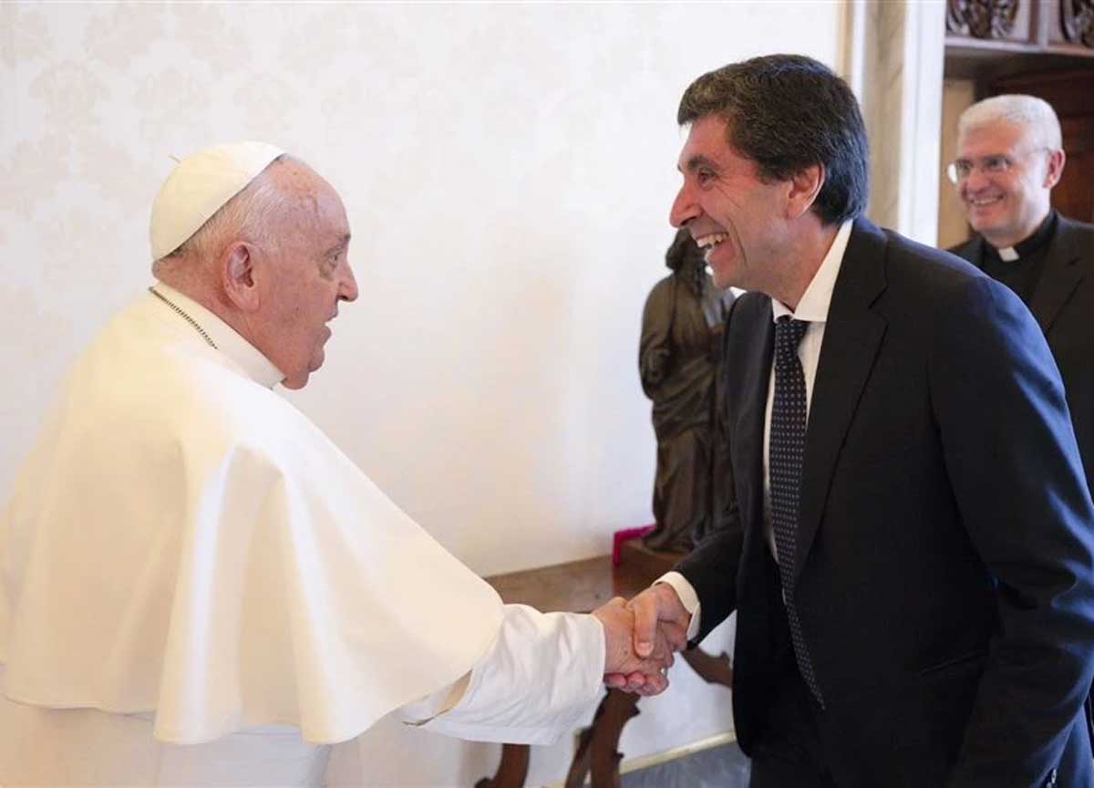 Papa Francesco commissaria Comunione e Liberazione: doppio mandato a Prosperi Papa Francesco commissaria Comunione e Liberazione: doppio mandato a Prosperi