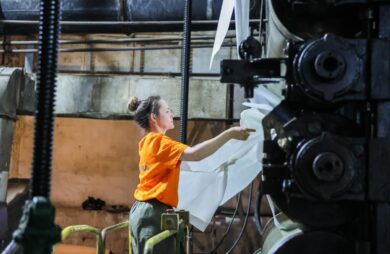 Industria, a dicembre produzione in rosso: calo drastico del 7,1%. Male anche il 2024: -3,5% 