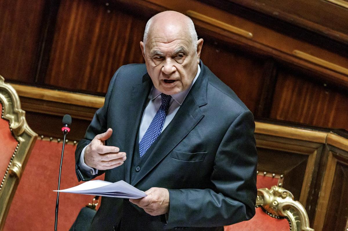 Almasri, le carte di Nordio ai giudici: avviata l’indagine dal Tribunale dei ministri Almasri, le carte di Nordio ai giudici: avviata l’indagine dal Tribunale dei ministri