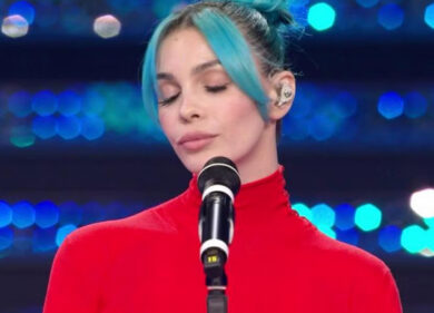 “Si na pret” il grido dell’Ariston a Rose Villain | video