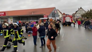 Monaco, auto sulla folla a un comizio dei Verdi: almeno un morto e 28 feriti. “Alla guida un uomo afghano, ipotesi attentato”