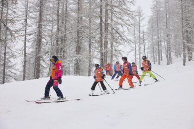 BMW SciAbile: inclusione sulle piste con BMW Italia e la Scuola Sci Sauze d’Oulx