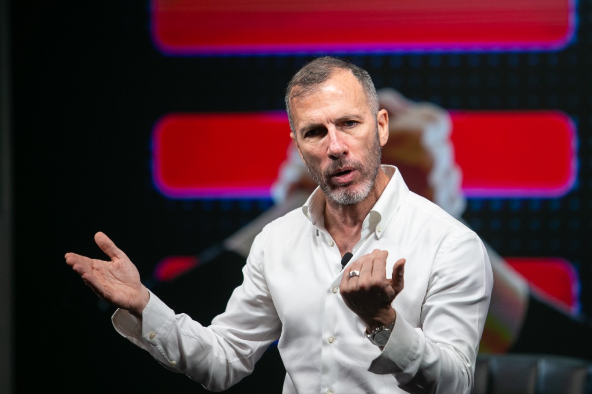 Tim, Labriola: “Studiamo un buyback: il titolo è sottovalutato”. E Poste Mobile al posto di Fastweb come cliente Mvno (operatore virtuale) Tim, Labriola: “Studiamo un buyback: il titolo è sottovalutato”. E Poste Mobile al posto di Fastweb come cliente Mvno (operatore virtuale)