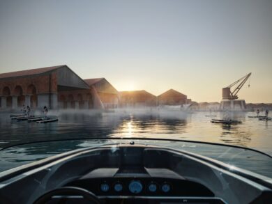 Venezia e la Biennale Architettura 2025: Porsche e Norman Foster insieme per un futuro sostenibile