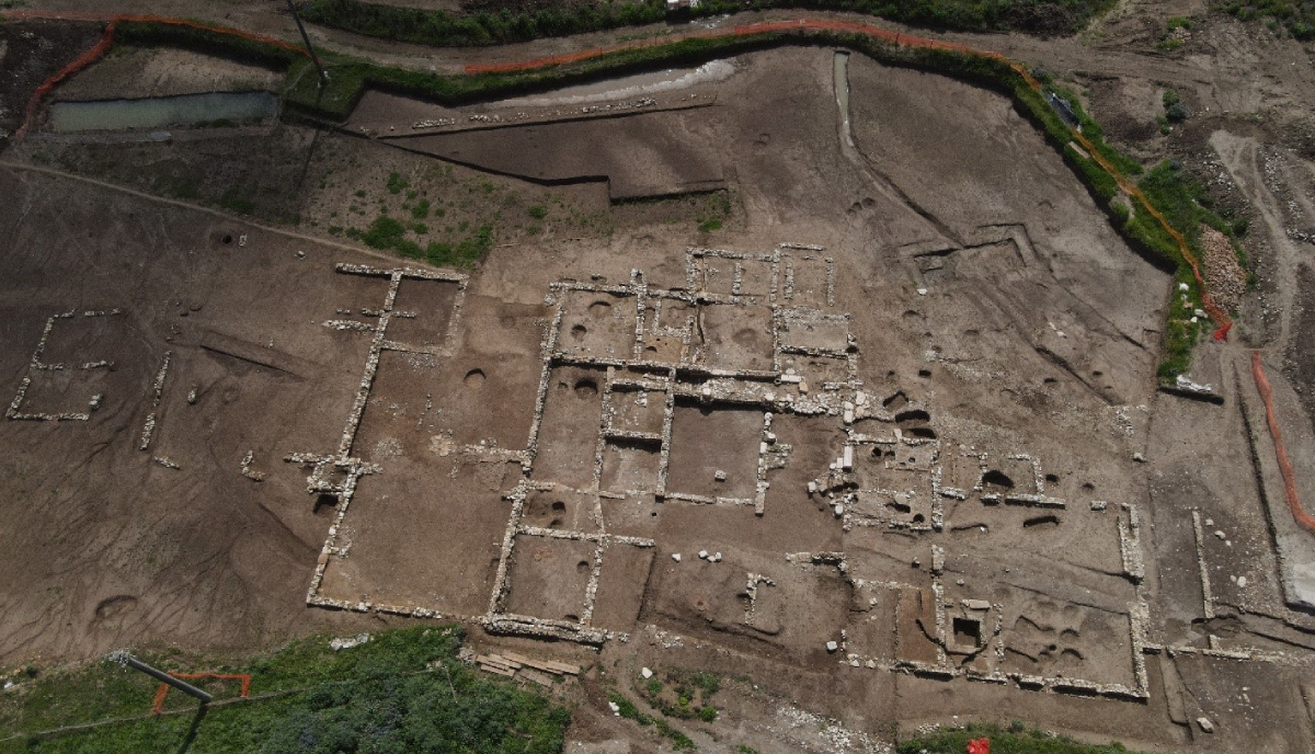 Gruppo FS, rinvenuti reperti archeologici lungo la nuova linea AV/AC Napoli-Bari Gruppo FS, rinvenuti reperti archeologici lungo la nuova linea AV/AC Napoli-Bari