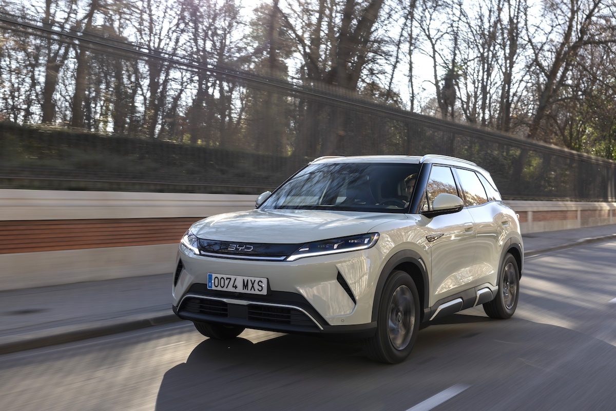 BYD ATTO 2: il nuovo SUV compatto elettrico si presenta con lo spot “What a Wonderful World”