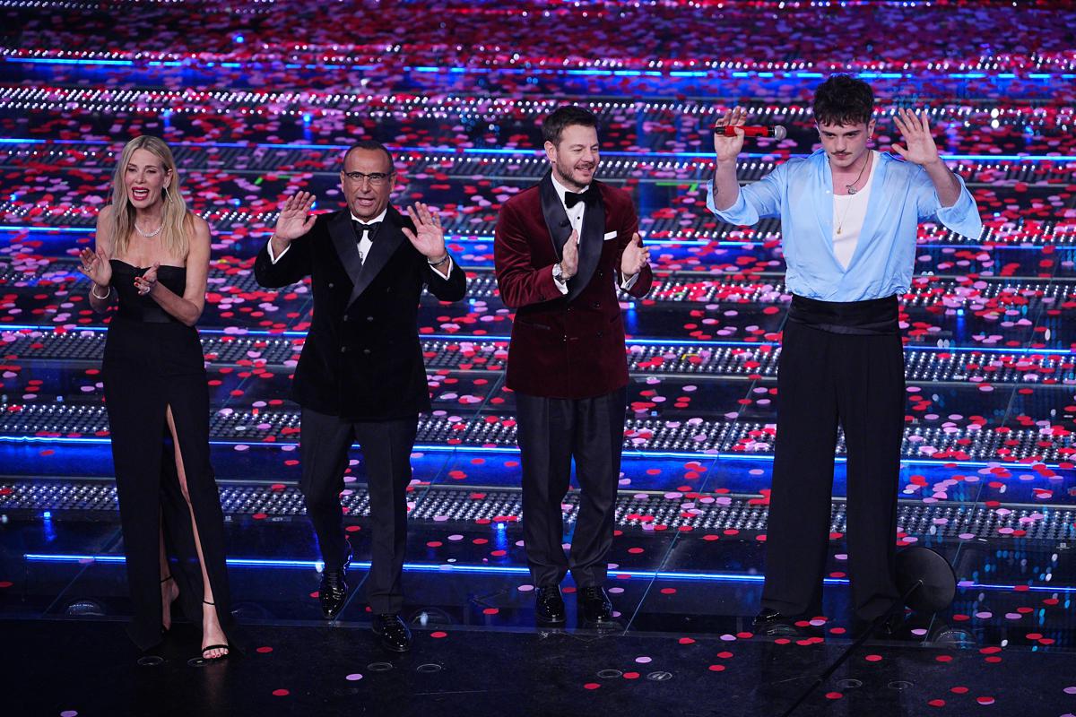 Sanremo 2025; Olly vincitore annunciato in un festival da 7 (per le canzoni) Sanremo 2025; Olly vincitore annunciato in un festival da 7 (per le canzoni)