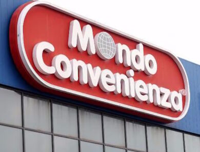 Mondo Convenienza, non solo i guai con l’Antitrust. Rapinato il proprietario, presi soldi e Rolex d’oro