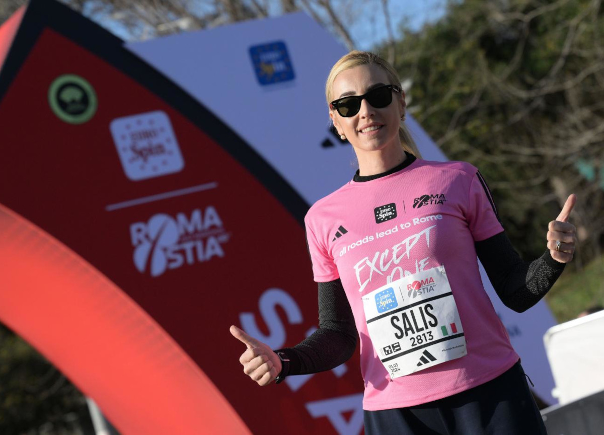 Genova, Silvia Salis candidata sindaco per il Csx: chi è l’ex atleta vicepresidente del Coni Genova, Silvia Salis candidata sindaco per il Csx: chi è l’ex atleta vicepresidente del Coni