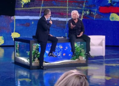 Beppe Grillo abbandona la politica, torna a fare spettacoli in tv