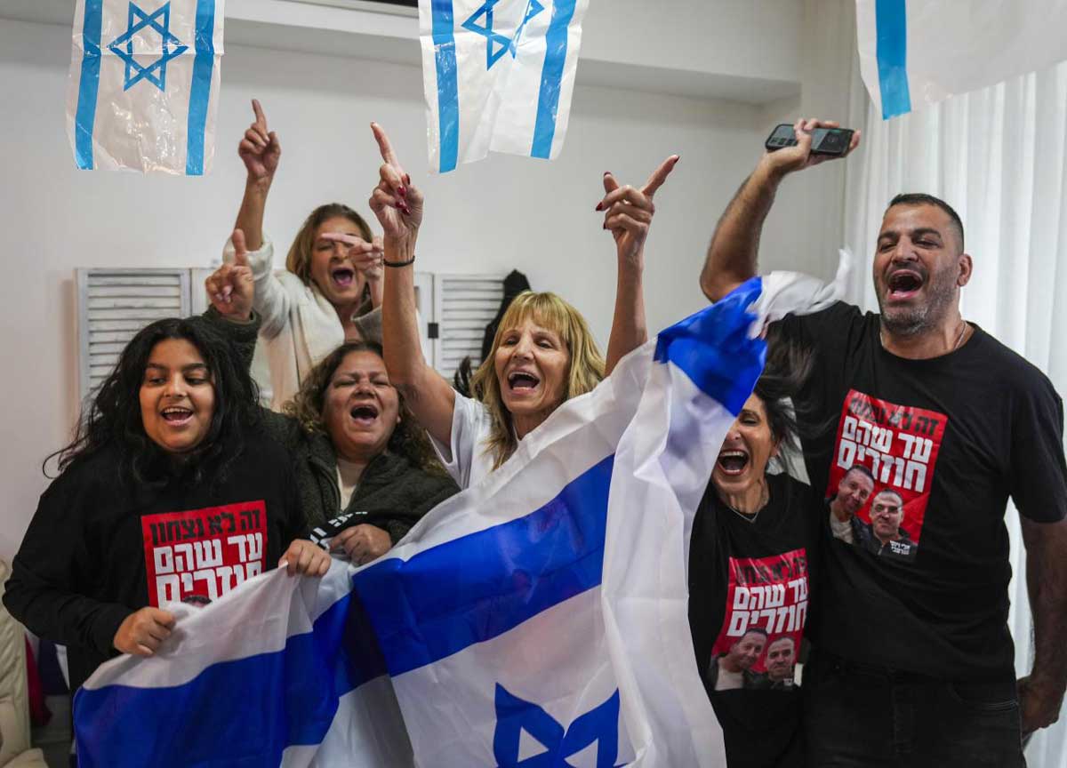 Hamas restituisce i corpi degli ostaggi morti alle famiglie, verso la fine della fase uno della tregua Hamas restituisce i corpi degli ostaggi morti alle famiglie, verso la fine della fase uno della tregua