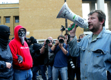 Caso Paragon, “Luca Casarini era spiato da un anno”. I dettagli sull’attacco sofisticato