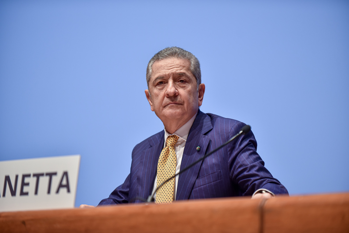 Euro, suona l’allarme in Europa. Panetta (Bankitalia): “La debolezza dell’area è più persistente delle attese” Euro, suona l’allarme in Europa. Panetta (Bankitalia): “La debolezza dell’area è più persistente delle attese”