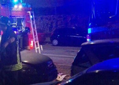 Anziana muore nel rogo di casa, grave la figlia. Dramma a Monteverde