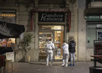 Omicidio in panetteria a Milano, la versione del killer: “Ero stato minacciato”