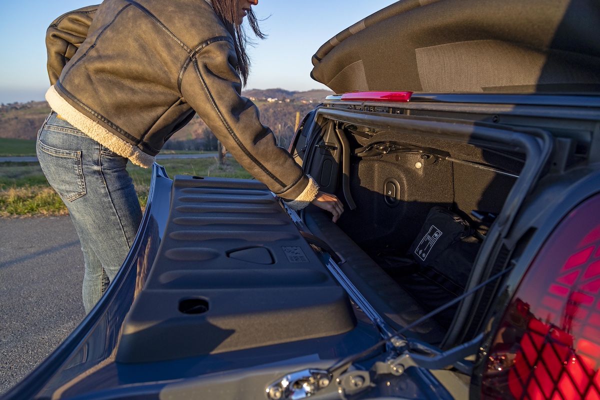 Nuova MINI Cooper Cabrio: il piacere di guida “Always Open” in una veste rinnovata Nuova MINI Cooper Cabrio: il piacere di guida “Always Open” in una veste rinnovata