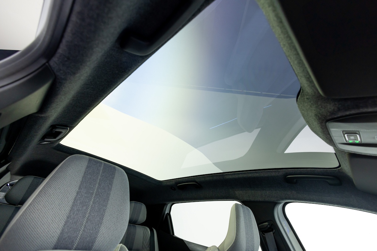 Solarbay: il tetto panoramico intelligente di Renault che rivoluziona il comfort a bordo