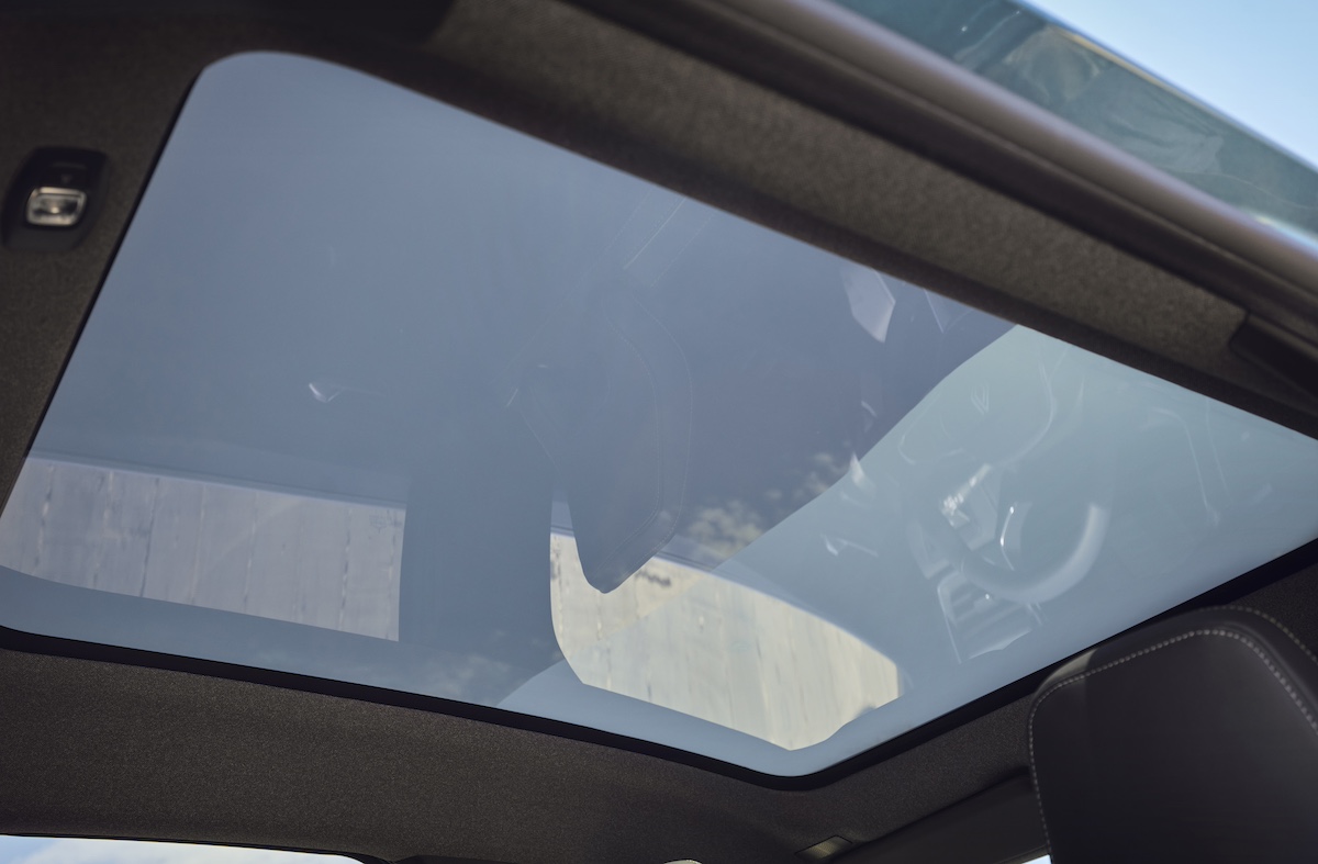 Solarbay: il tetto panoramico intelligente di Renault che rivoluziona il comfort a bordo