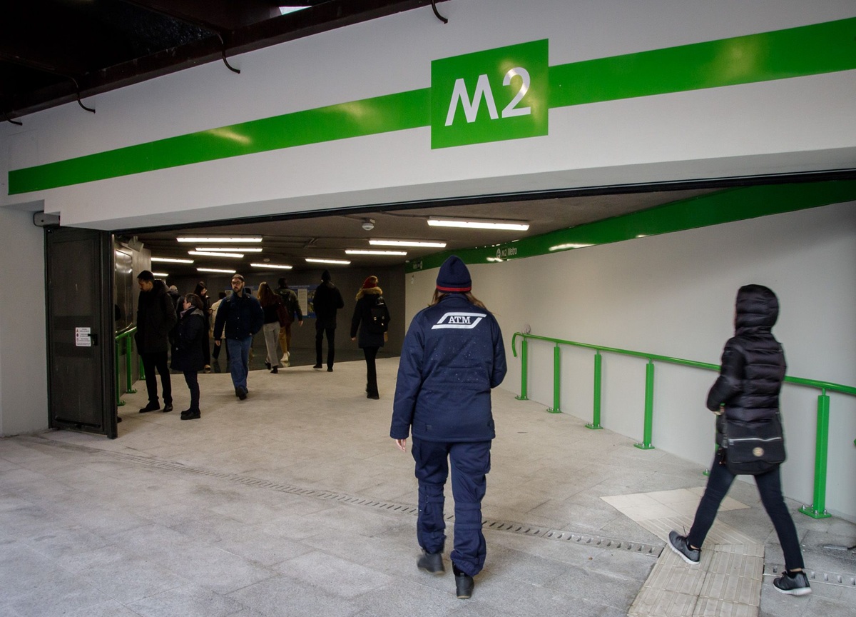 Milano, apre il tunnel a Sant’Ambrogio che collega M2 e M4 Milano, apre il tunnel a Sant’Ambrogio che collega M2 e M4