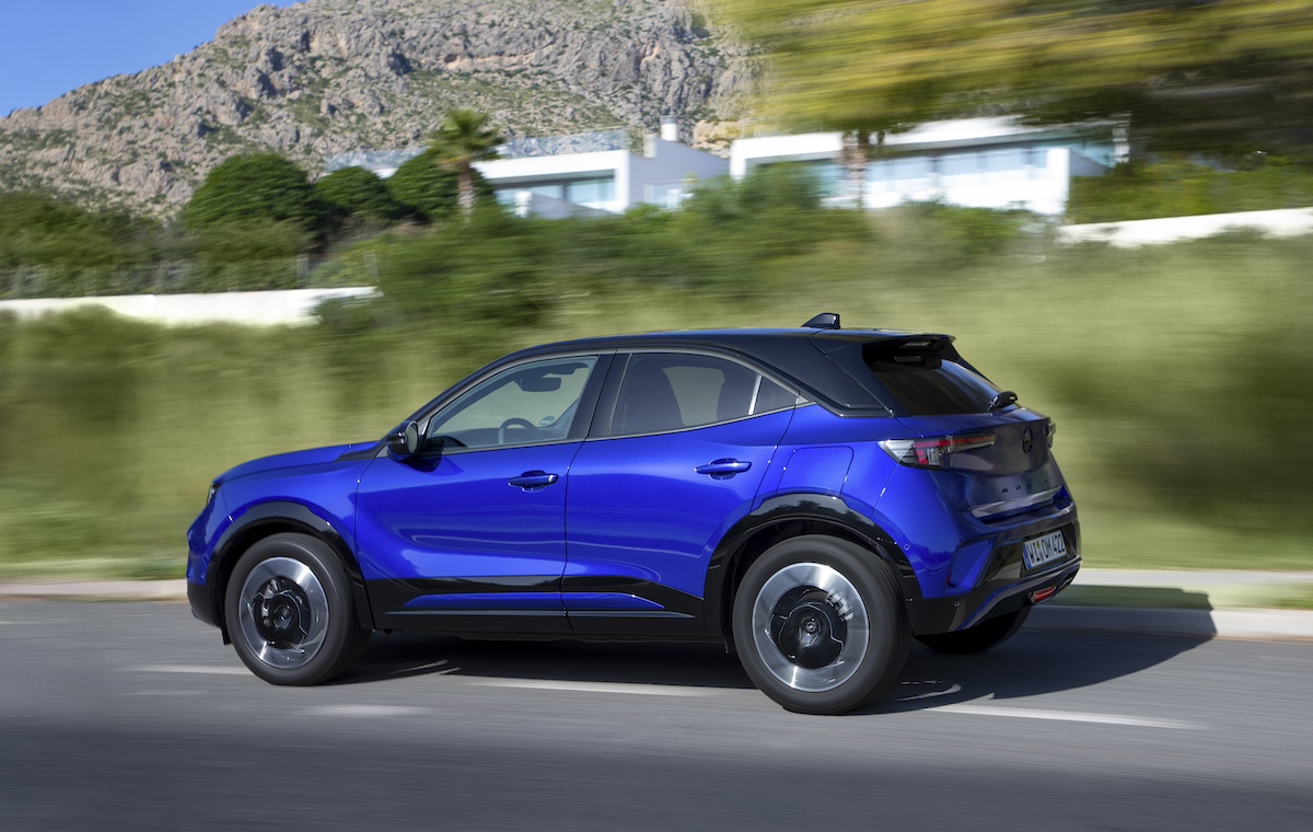 Nuovo Opel Mokka 2025: design rinnovato, tecnologia avanzata e versione elettrica migliorata