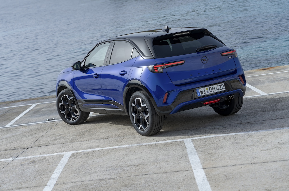 Nuovo Opel Mokka 2025: design rinnovato, tecnologia avanzata e versione elettrica migliorata