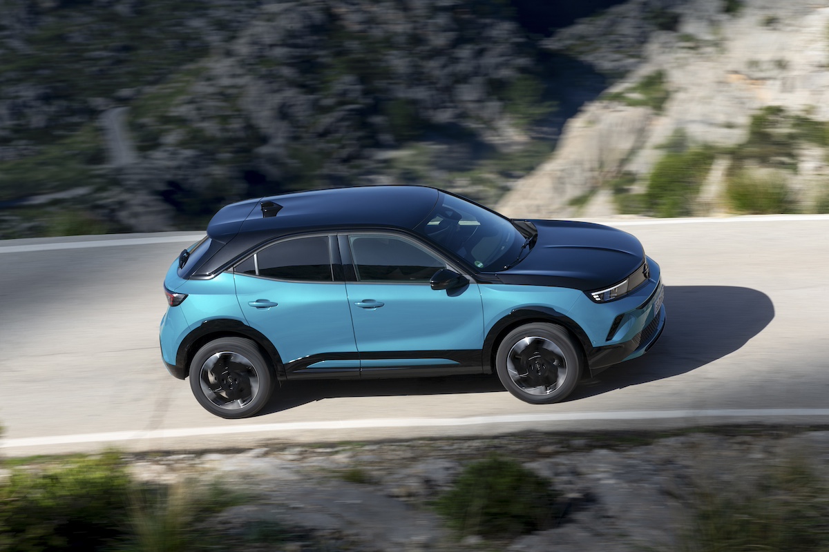 Nuovo Opel Mokka 2025: design rinnovato, tecnologia avanzata e versione elettrica migliorata