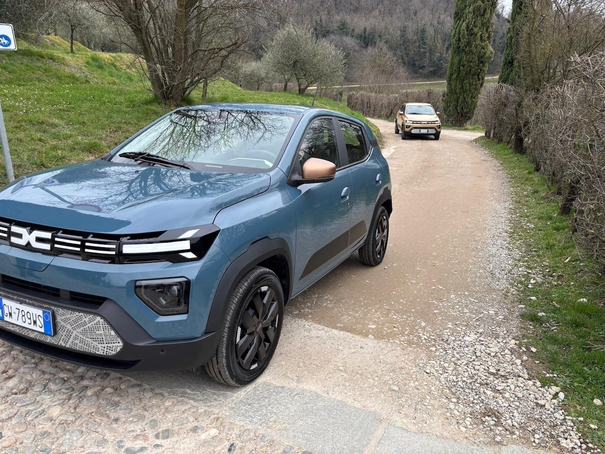 Nuova Dacia Spring: la citycar elettrica perfetta anche fuori città