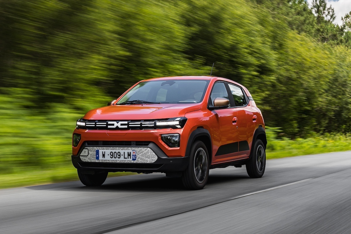 Nuova Dacia Spring: la citycar elettrica perfetta anche fuori città